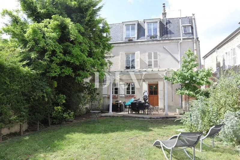 Immeuble 150 m² - Photo 1