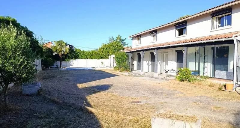Immeuble 250 m² - Photo 1