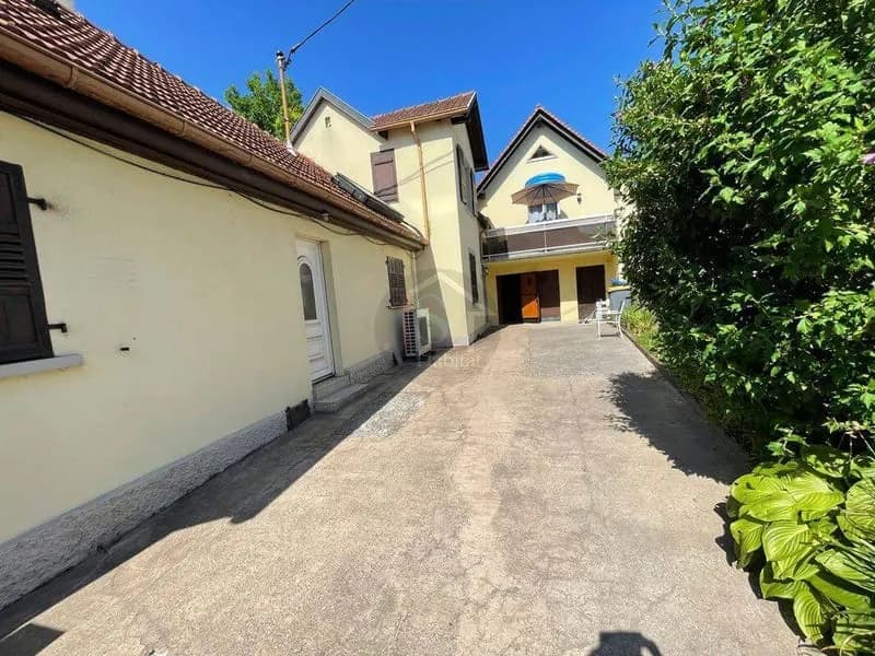 Immeuble 131 m² - Photo 1