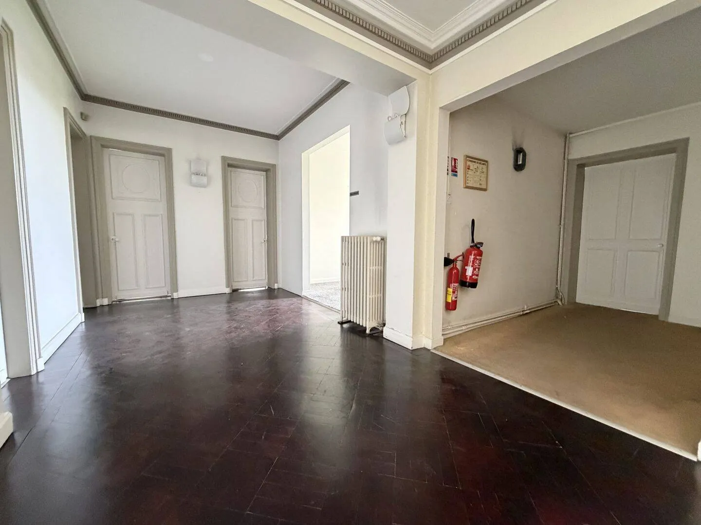 Immeuble 420 m² - Photo 1