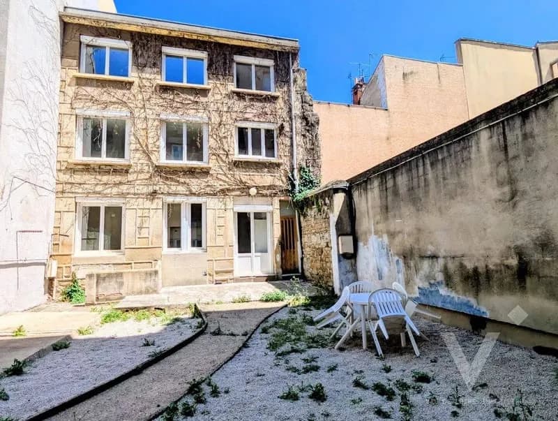 Immeuble 126 m² - Photo 1