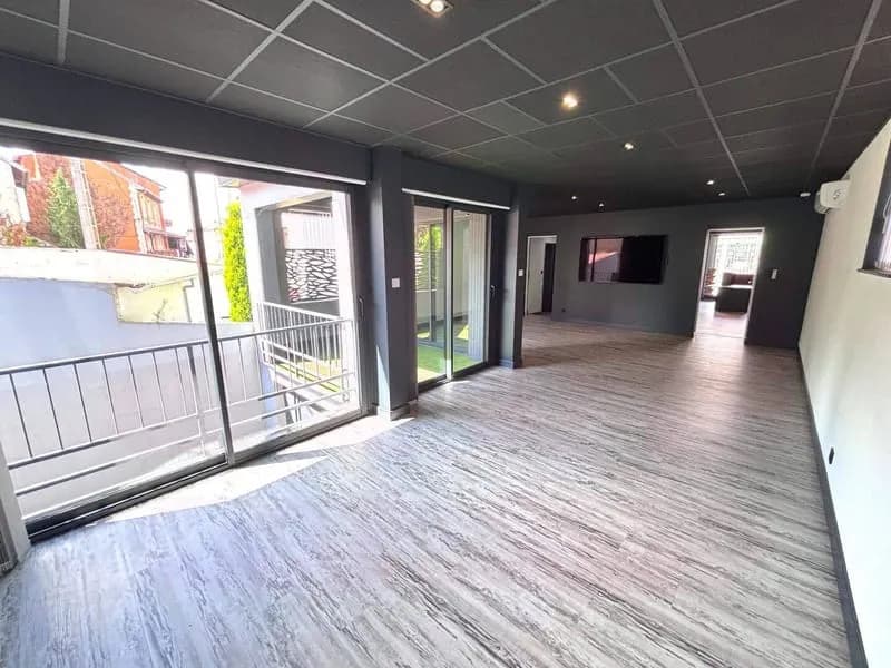 Immeuble 257 m² - Photo 1
