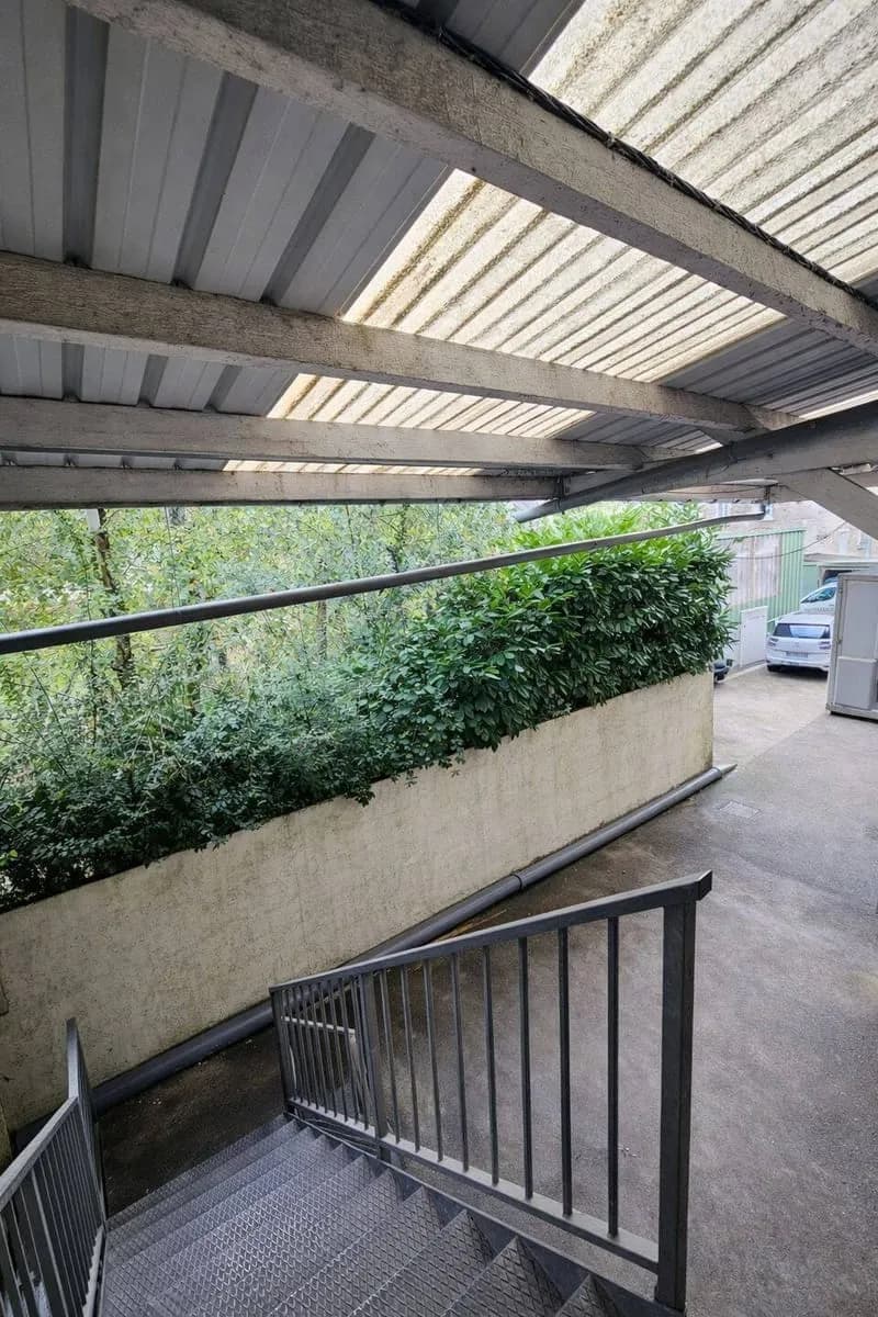 Immeuble 688 m² - Photo 1