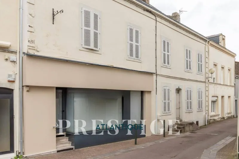 Immeuble 10 pièces 250 m² - Photo 1