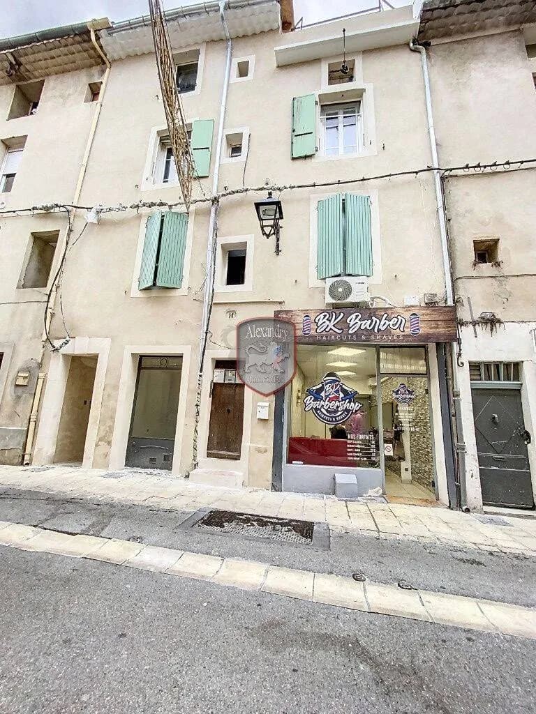 Immeuble 80 m² - Photo 1