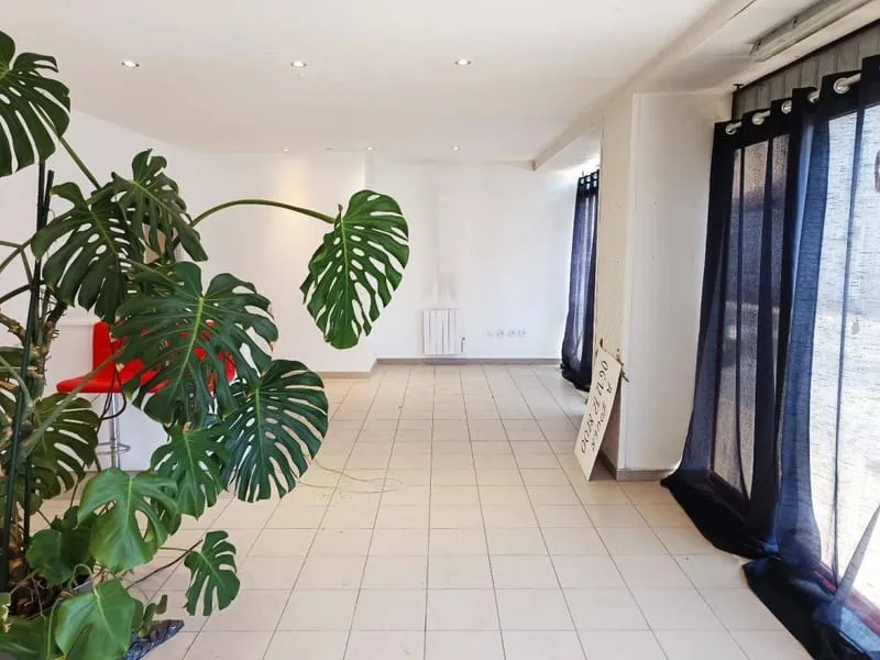 Immeuble 220 m² - Photo 1