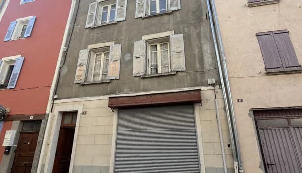 Immeuble 180 m² - Photo 1