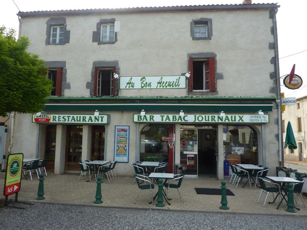 Immeuble commercial, avec appartement - Photo 1