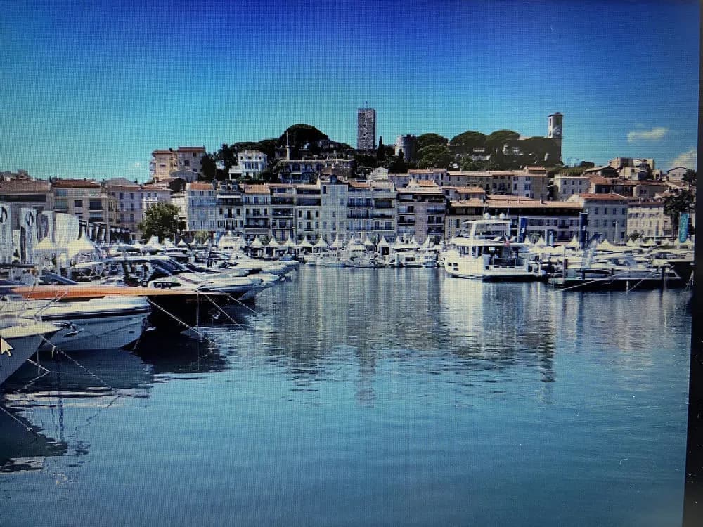 IMMEUBLE OU HÔTEL DE RAPPORT RENOVE GRAND LUXE VUE MER - Photo 1