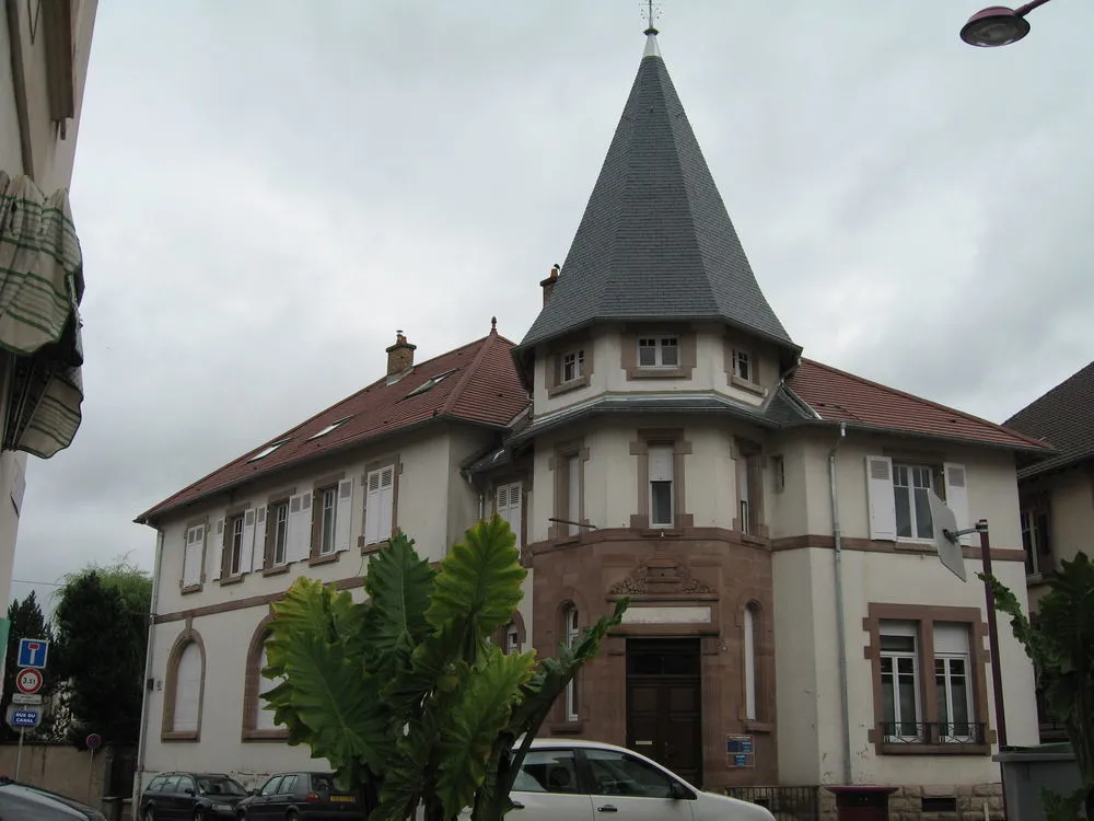 Bel Immeuble de style bourgeois (je vous fais crédit) - Photo 1