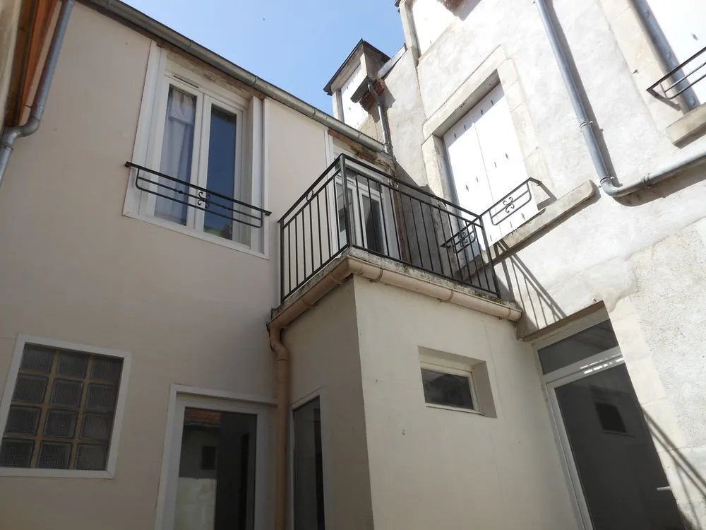 Immeuble de rapport à Cosne sur Loire - Photo 1