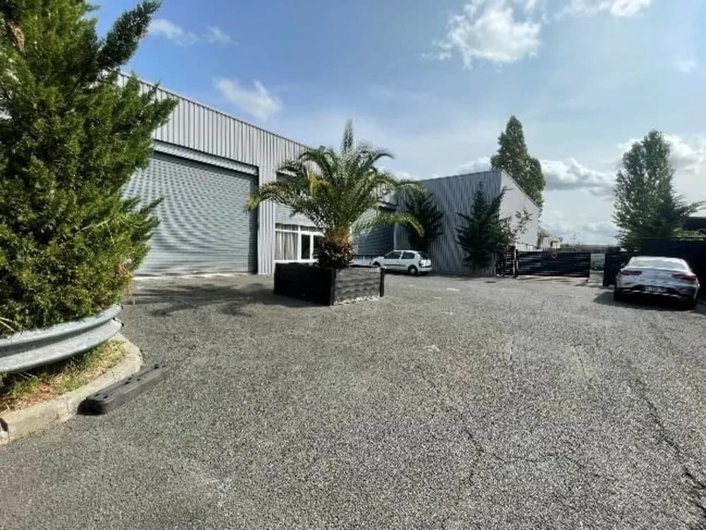 Immeuble rapport 2227m2 Bordeaux Nord - - 8% brut - Photo 1